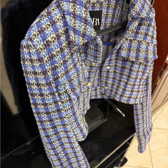 Zara Women's Blue and White Checkered Cropped Blazer - Picture 2 of 2